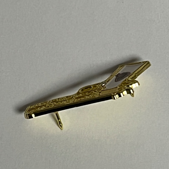 Virgin Mary Gold Gun Hat Pin Pins Hats Bag Fitted New Era Glock Pistol Religious - Picture 4 of 8